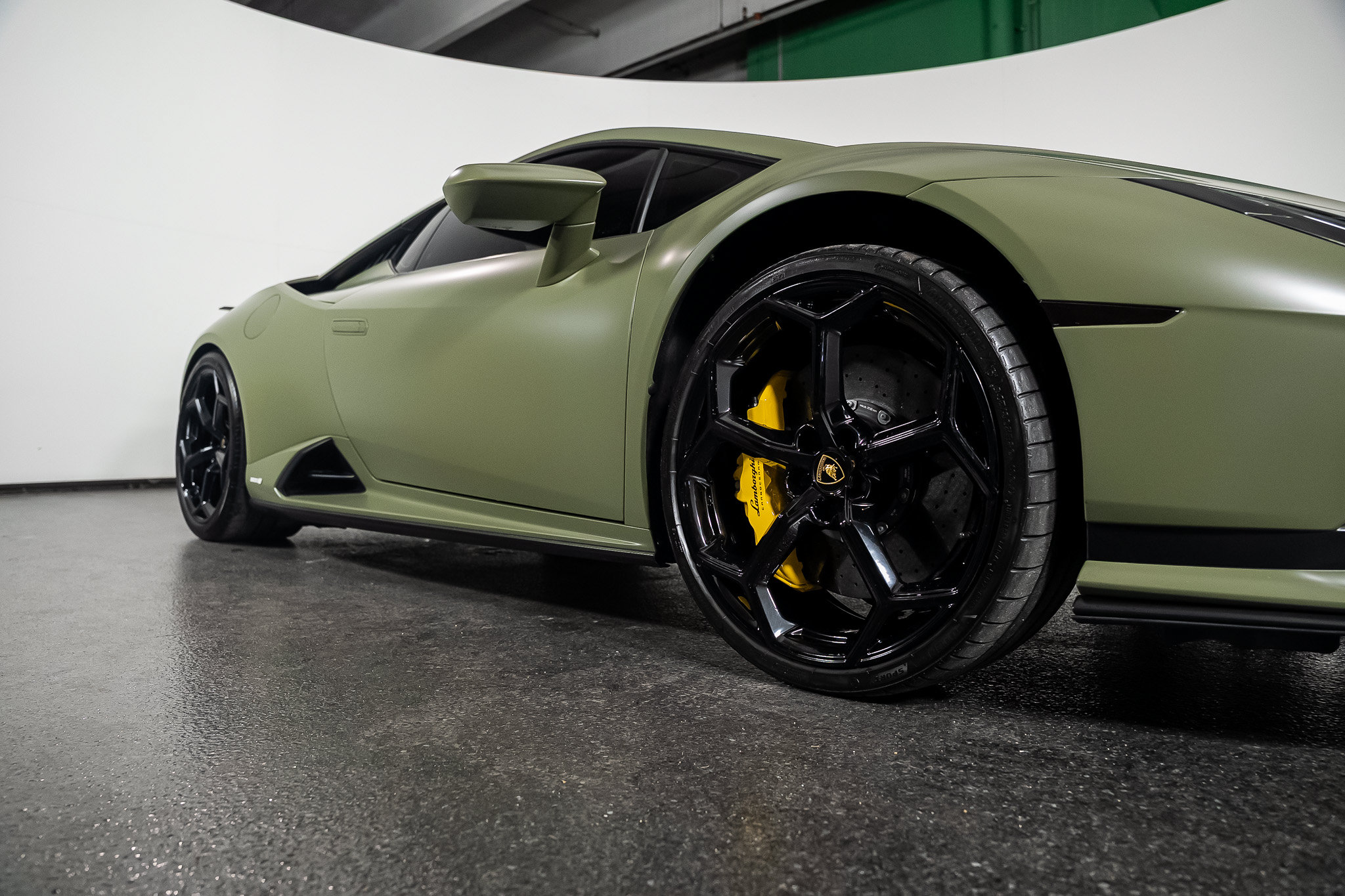 Used 2023 Lamborghini Huracan Tecnica RWD image 35
