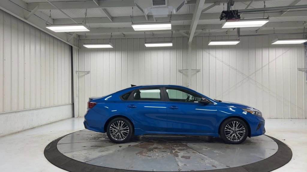 Used 2022 Kia Forte GT-Line FWD image 9