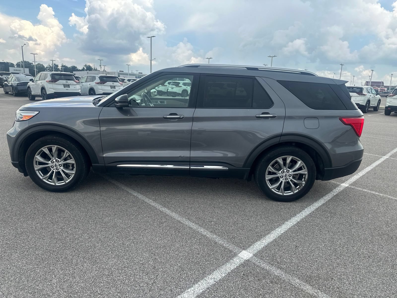 Used 2022 Ford Explorer Limited w/ Equipment Group 301A RWD image 1