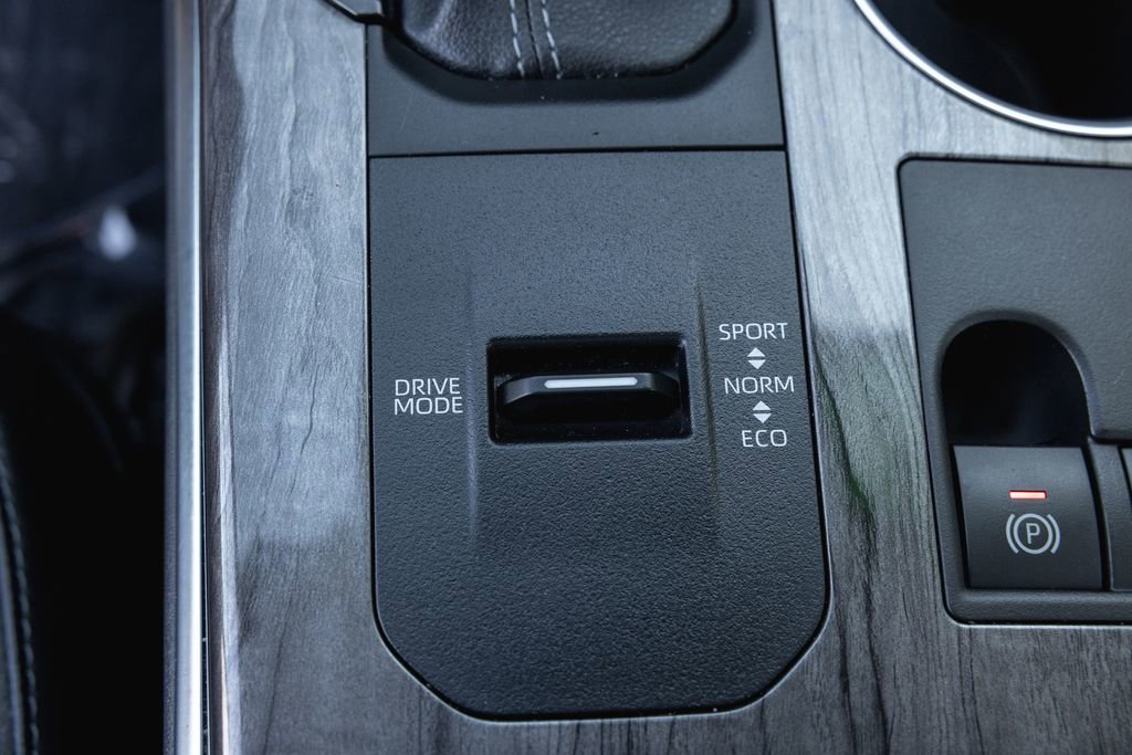 Used 2023 Toyota Highlander Platinum image 19