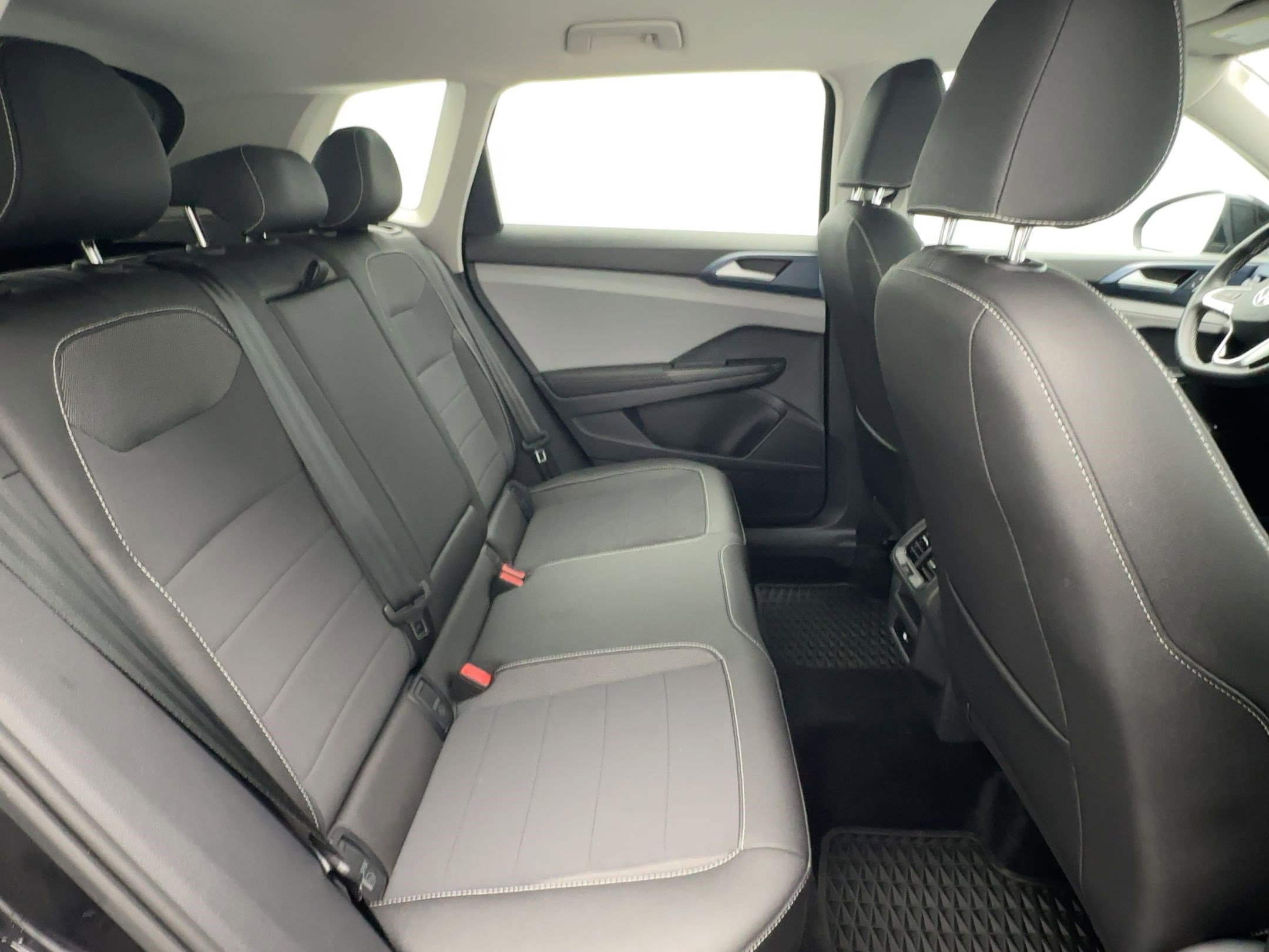 Used 2024 Volkswagen Taos SE image 27