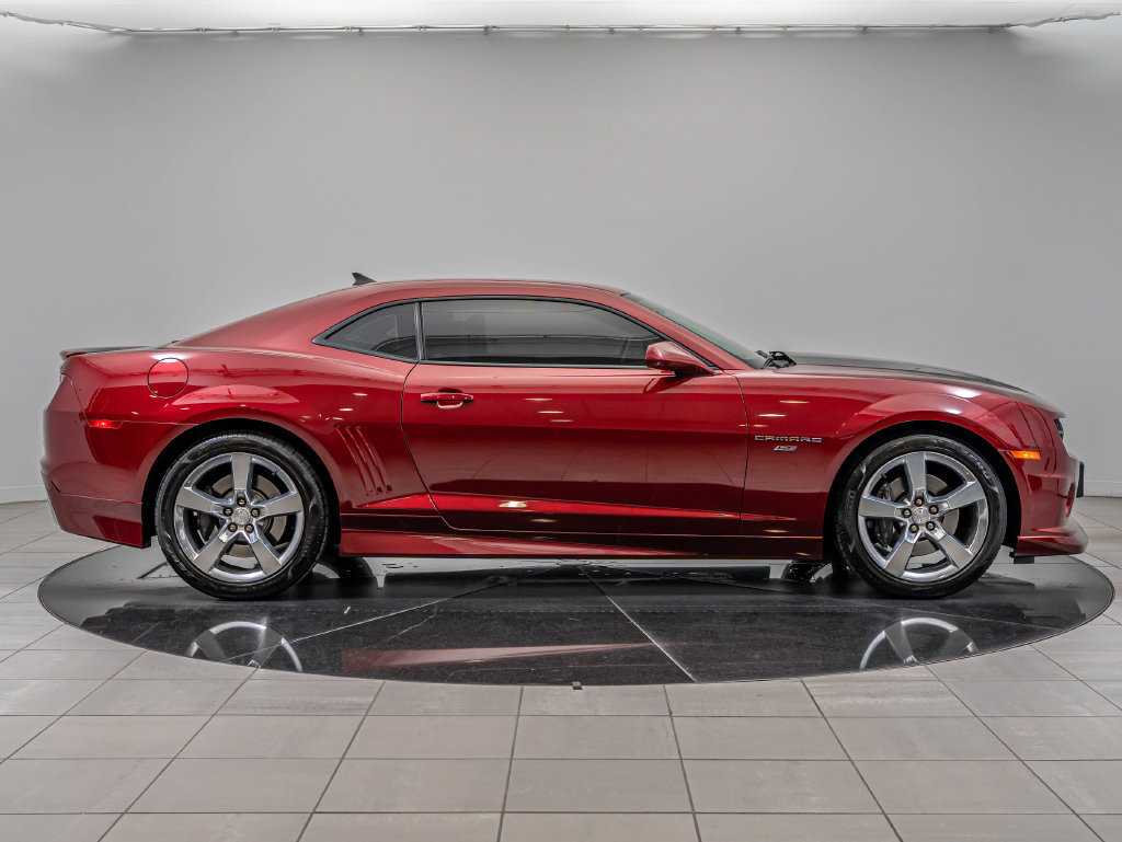 Used 2010 Chevrolet Camaro SS w/ RS Package RWD image 11