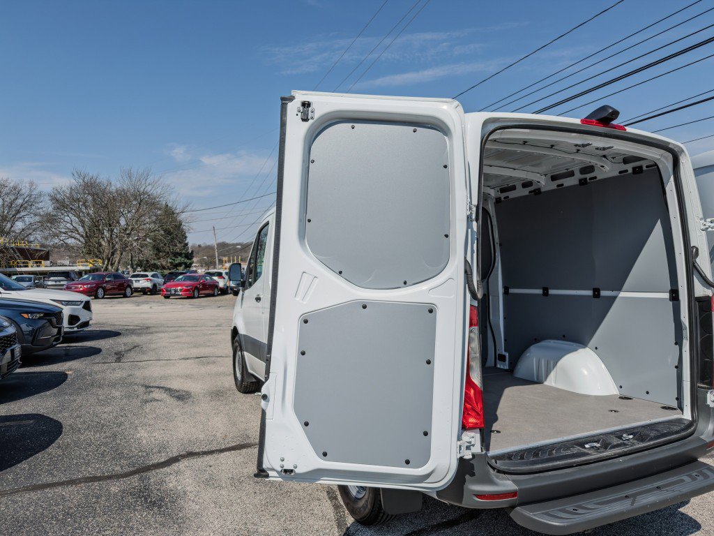 Used 2021 Mercedes-Benz Sprinter 2500 w/ Driver Convenience Package image 9