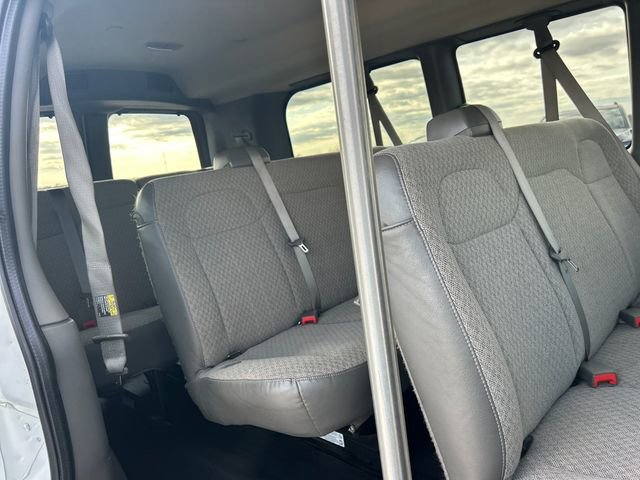 Used 2017 GMC Savana 2500 LS image 28