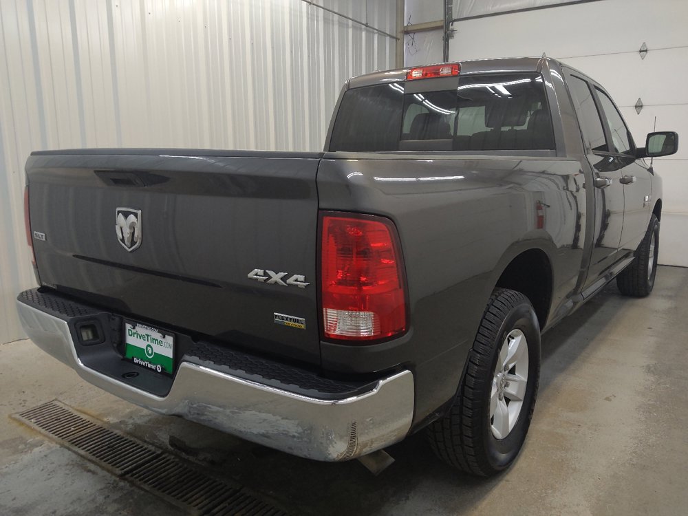 Used 2017 RAM 1500 Classic SLT AWD/4WD image 9