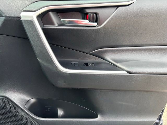 Used 2022 Toyota RAV4 XLE image 23