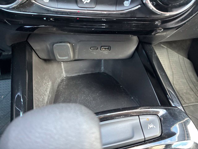 Used 2025 Chevrolet Trax LT w/ LT Convenience Package FWD image 31