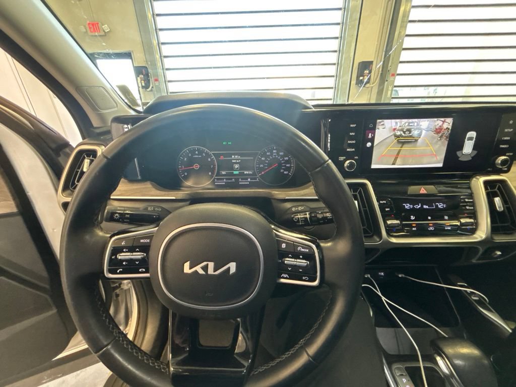 Used 2022 Kia Sorento S w/ Panoramic Sunroof Package AWD/4WD image 5