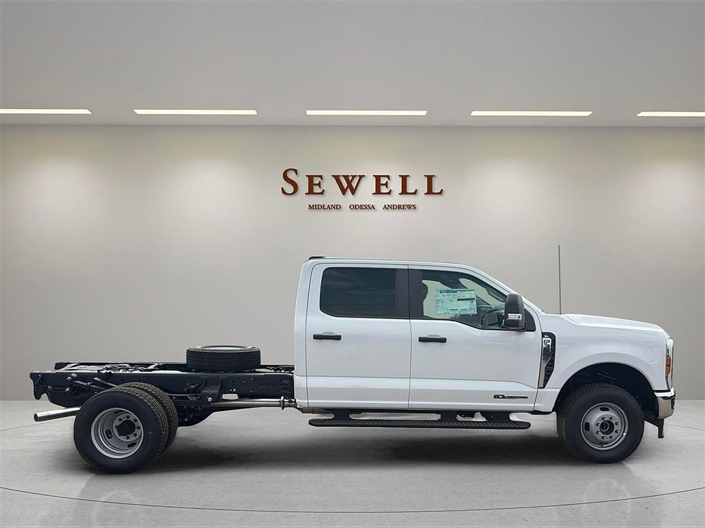 New 2025 Ford F350 XL w/ XL Chrome Package image 6