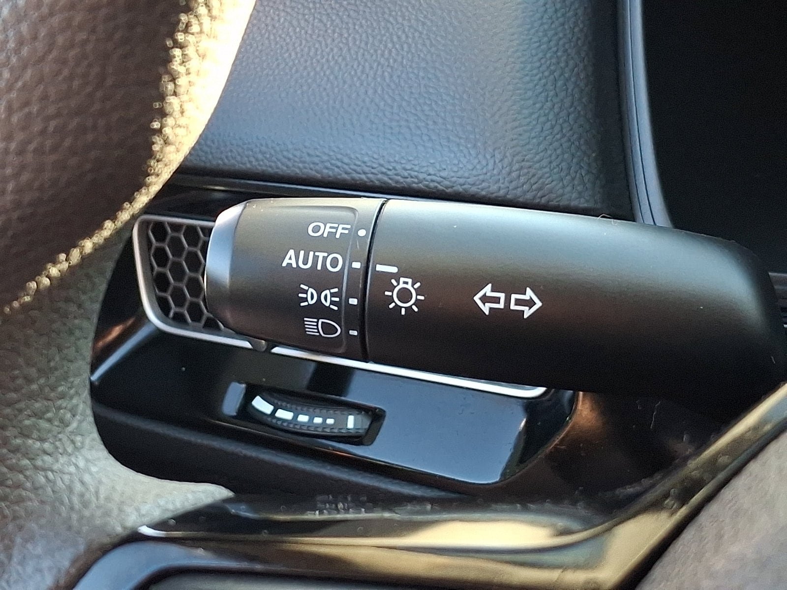 Used 2025 Honda Civic LX image 25