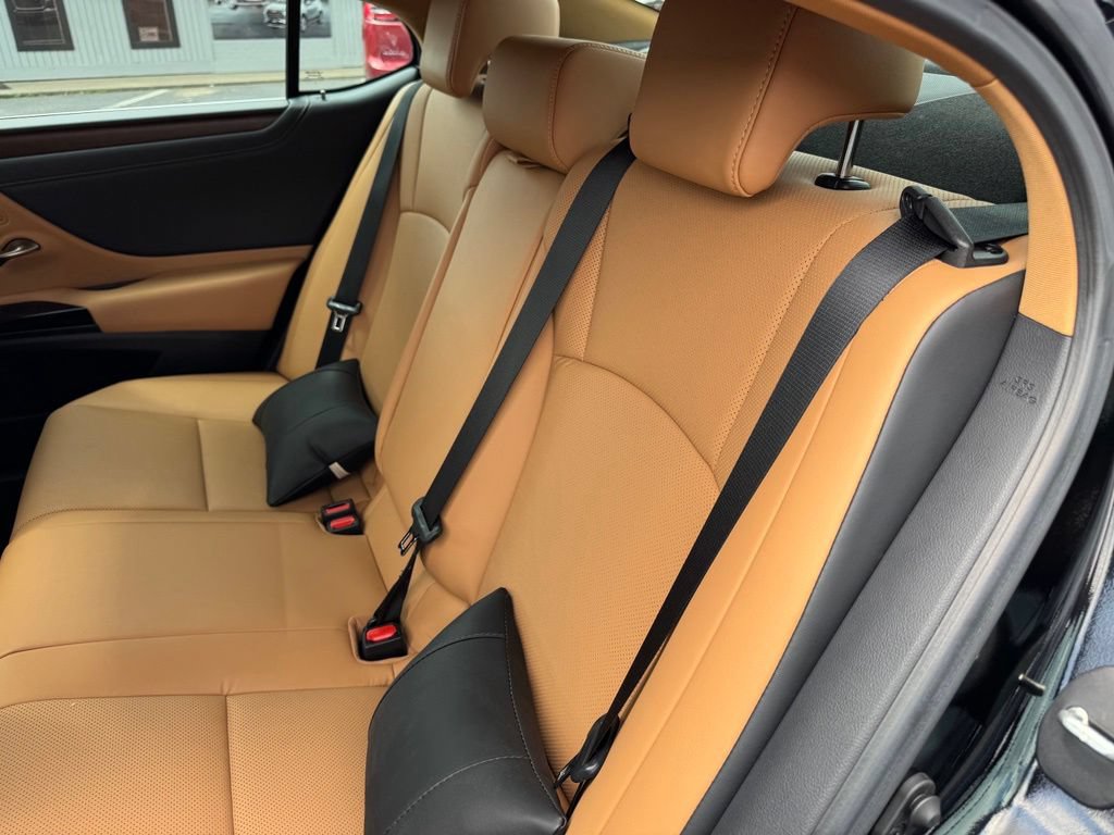 Used 2025 Lexus ES 300h F Sport FWD image 30