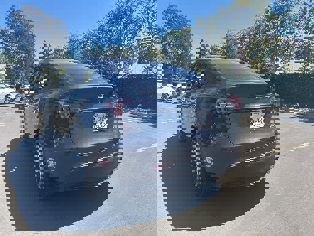 Used 2024 Tesla Model Y Long Range image 3