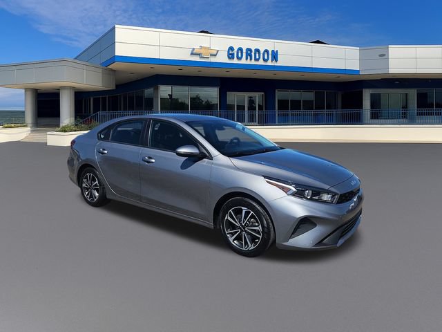 Used 2023 Kia Forte LXS w/ LXS Technology Package FWD image 8