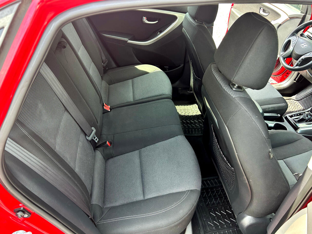 Used 2016 Hyundai Elantra GT image 8