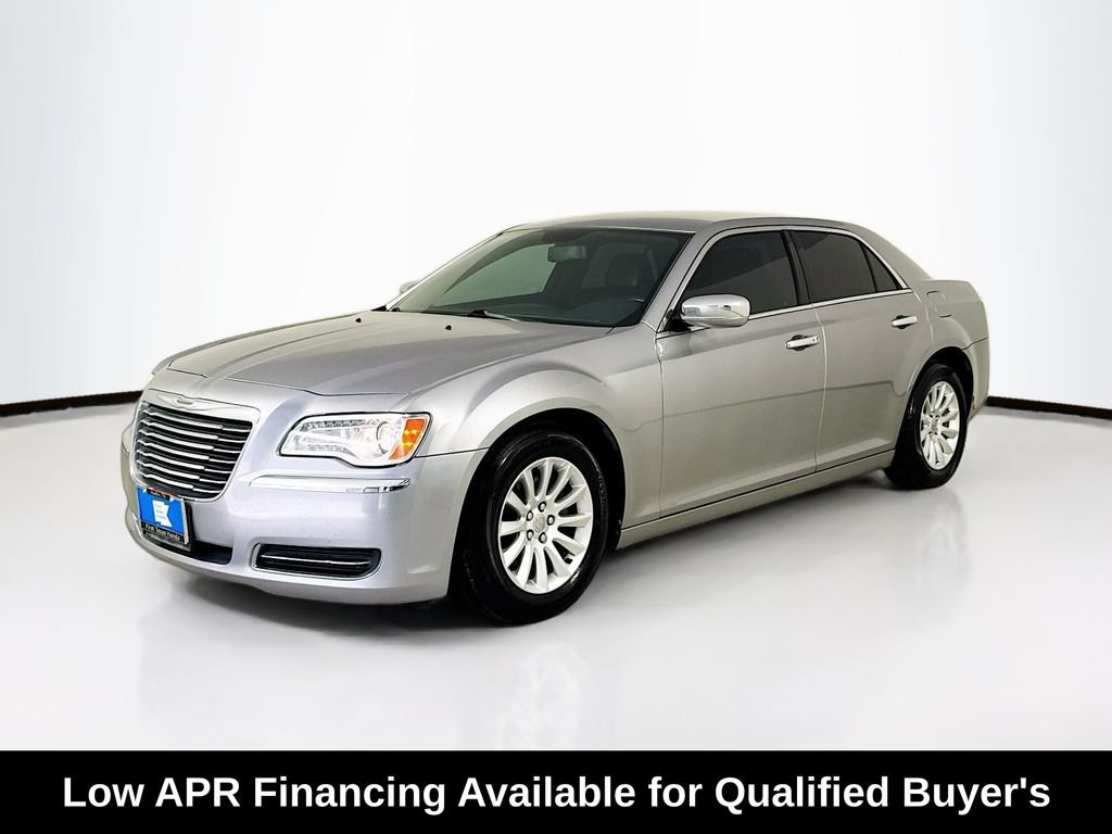 Used 2014 Chrysler 300 RWD image 3
