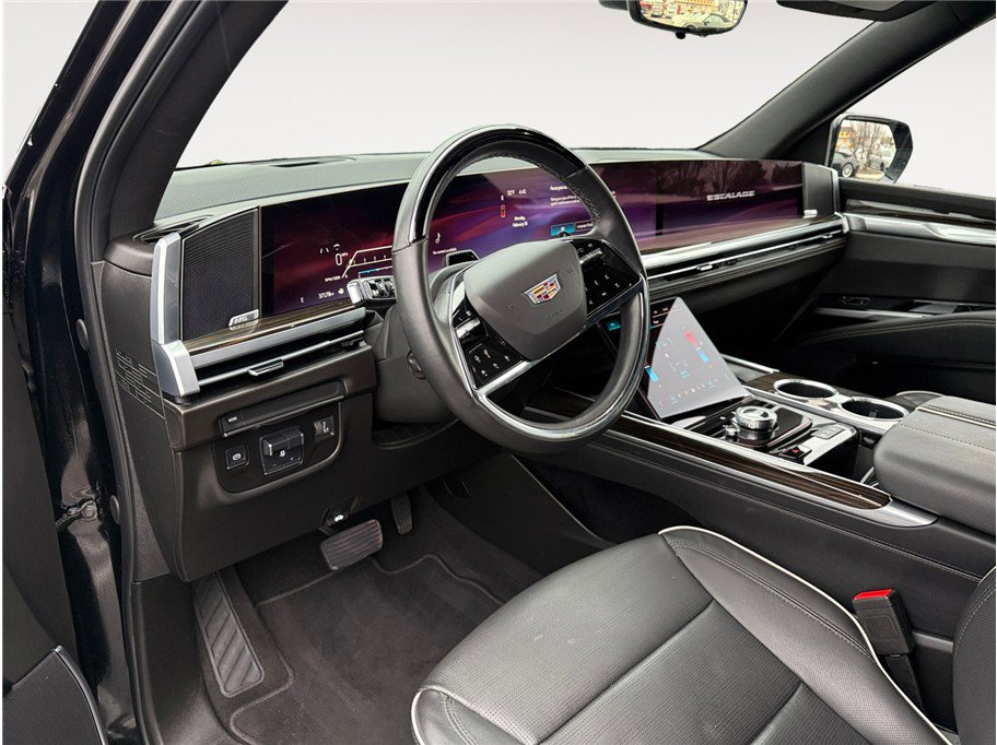 Used 2025 Cadillac Escalade ESV Premium Luxury image 10