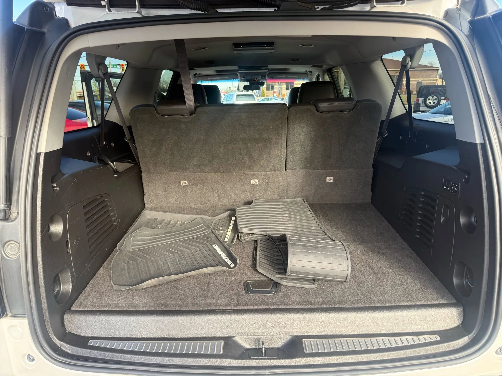 Used 2017 Cadillac Escalade ESV Luxury image 21