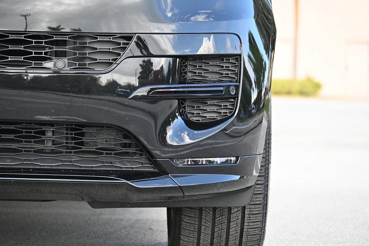 Used 2025 Land Rover Range Rover Sport Dynamic SE image 8