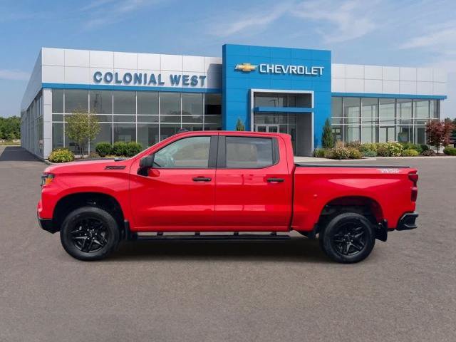 Used 2025 Chevrolet Silverado 1500 Custom Trail Boss w/ LPO, Dark Essentials Package AWD/4WD image 4