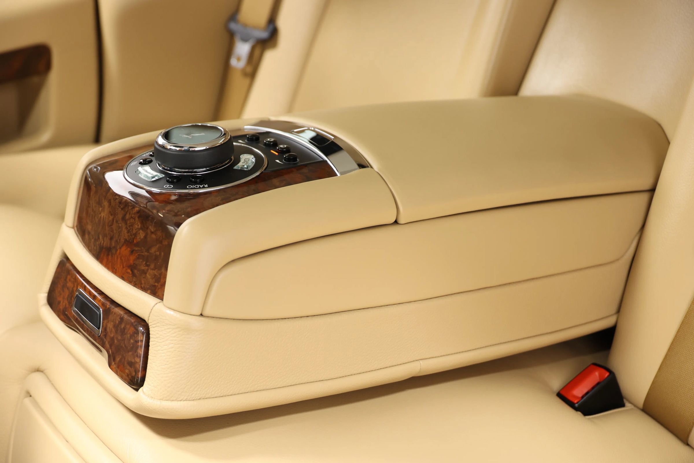 Used 2015 Rolls-Royce Ghost RWD image 51