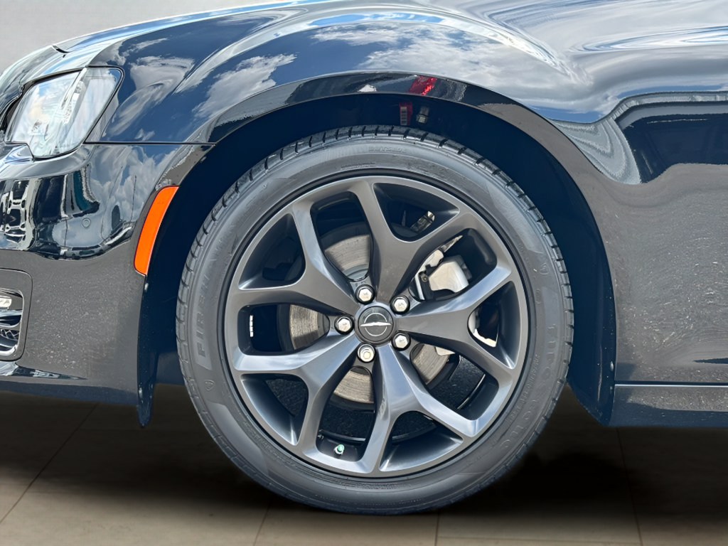 Used 2023 Chrysler 300 Touring L RWD image 36