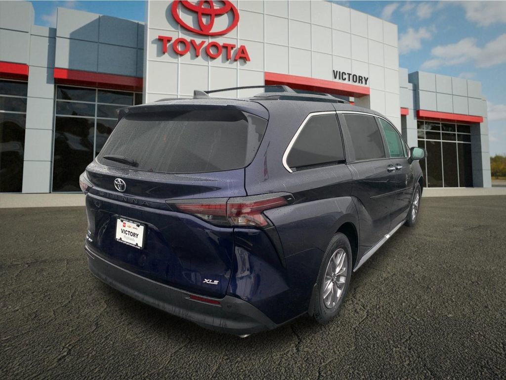 New 2026 Toyota Sienna XLE image 3