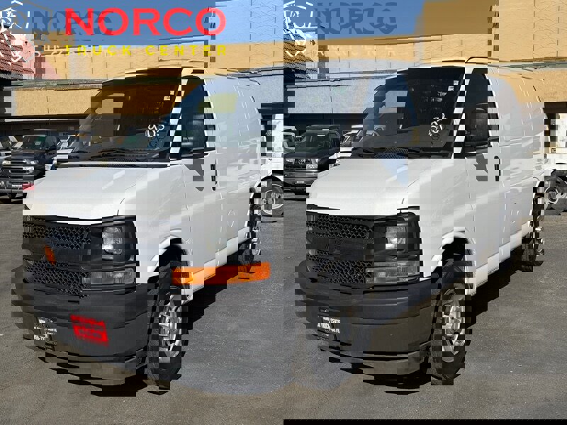 Used 2017 Chevrolet Express 2500 image 6