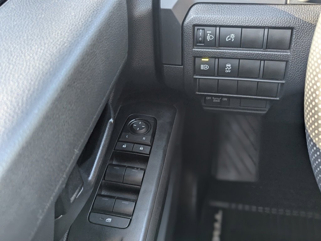 Used 2025 Toyota Tacoma SR image 33