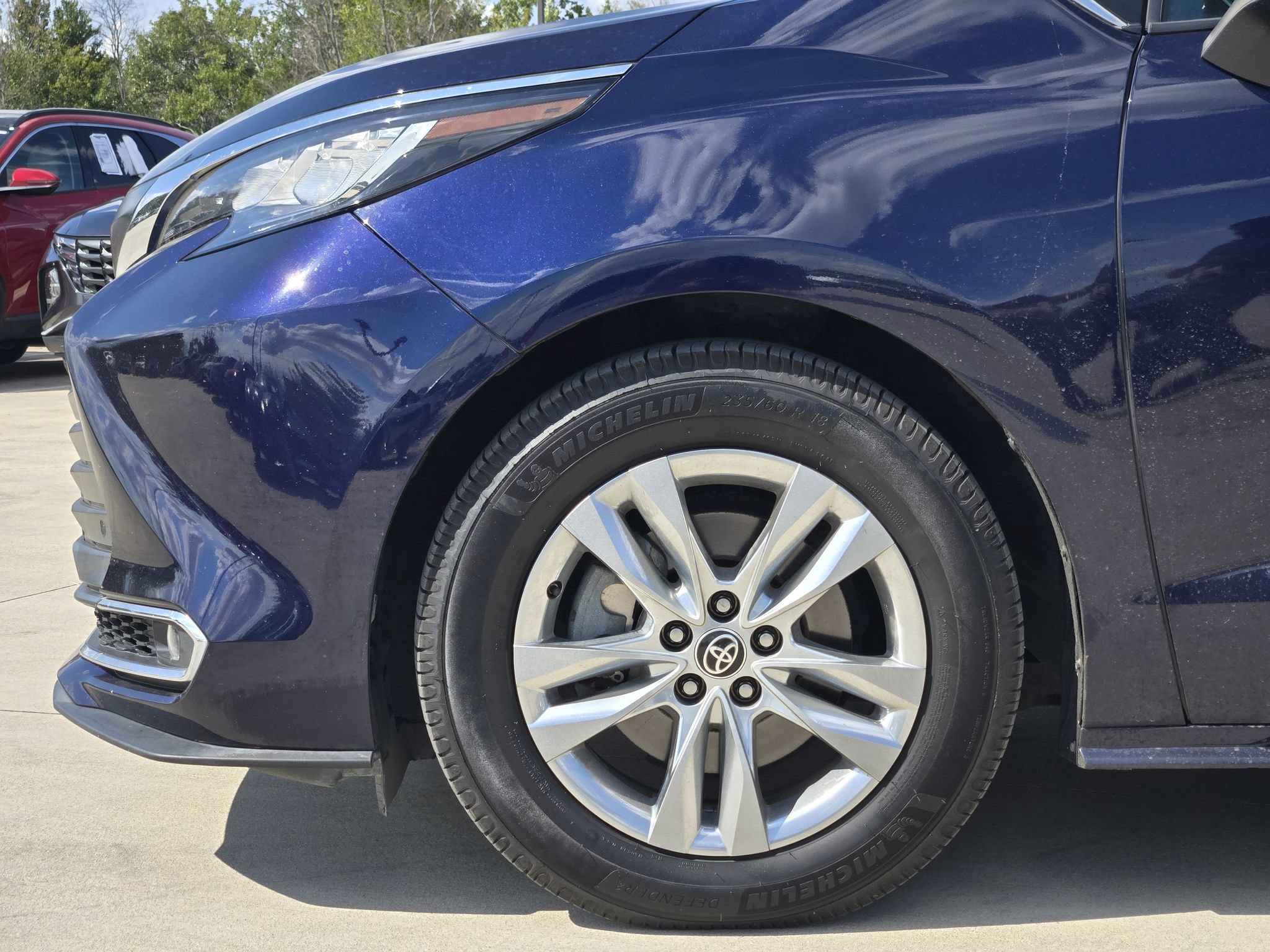 Used 2022 Toyota Sienna XLE w/ XLE Plus Package AWD/4WD image 9