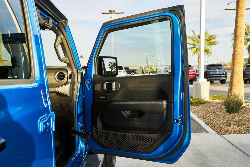 Used 2022 Jeep Wrangler Unlimited Sahara image 12