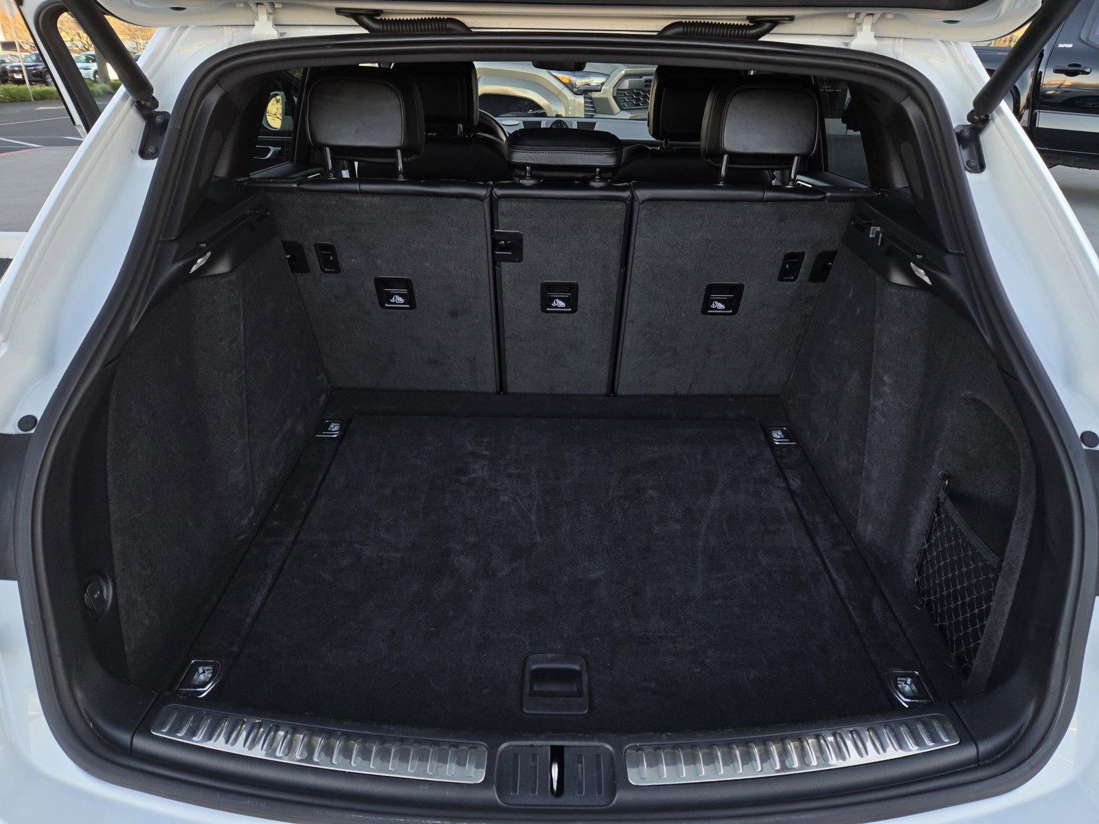 Used 2024 Porsche Macan image 27