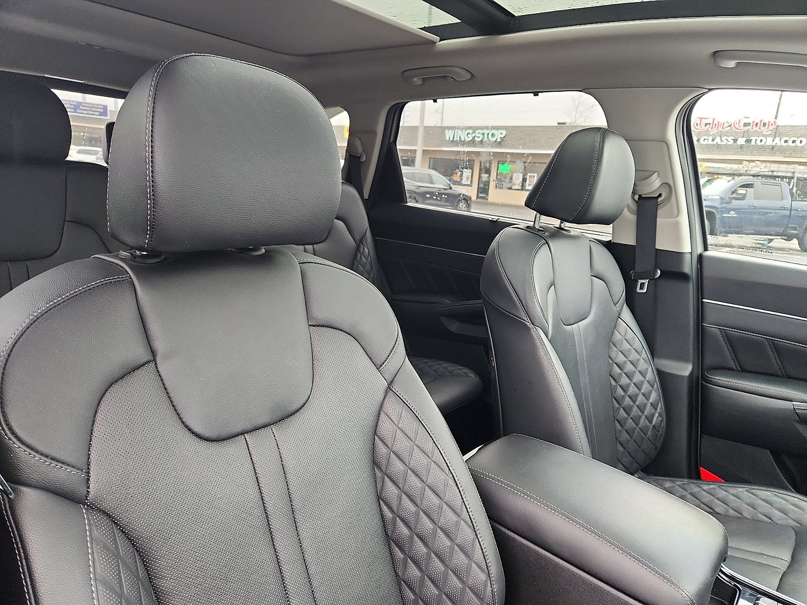 Used 2023 Kia Sorento SX image 35