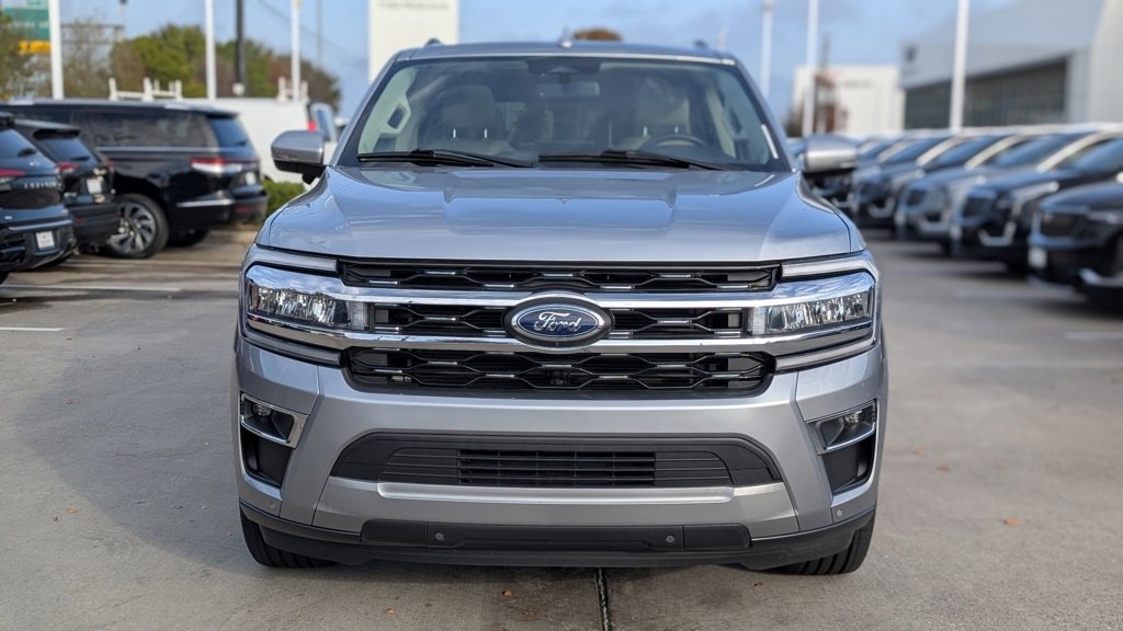 Used 2023 Ford Expedition Limited image 2