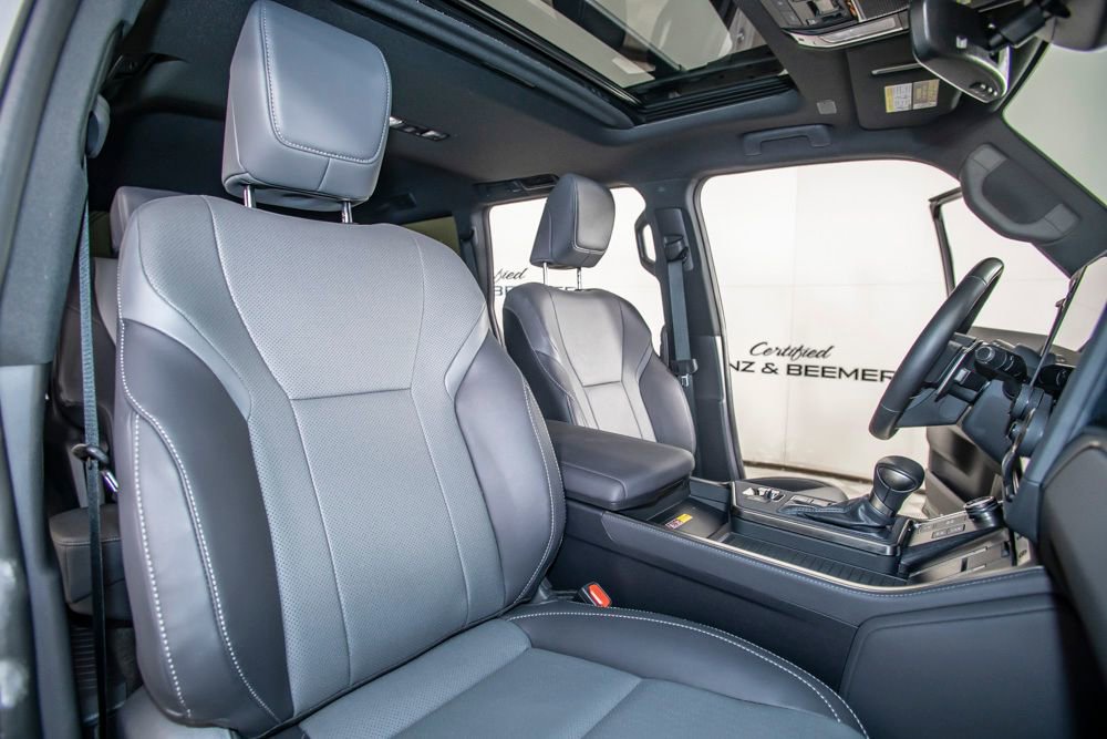 Used 2024 Lexus GX 550 w/ Accessory Package (31) AWD/4WD image 20