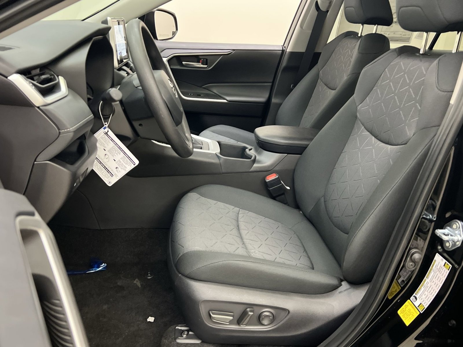 New 2025 Toyota RAV4 XLE image 7