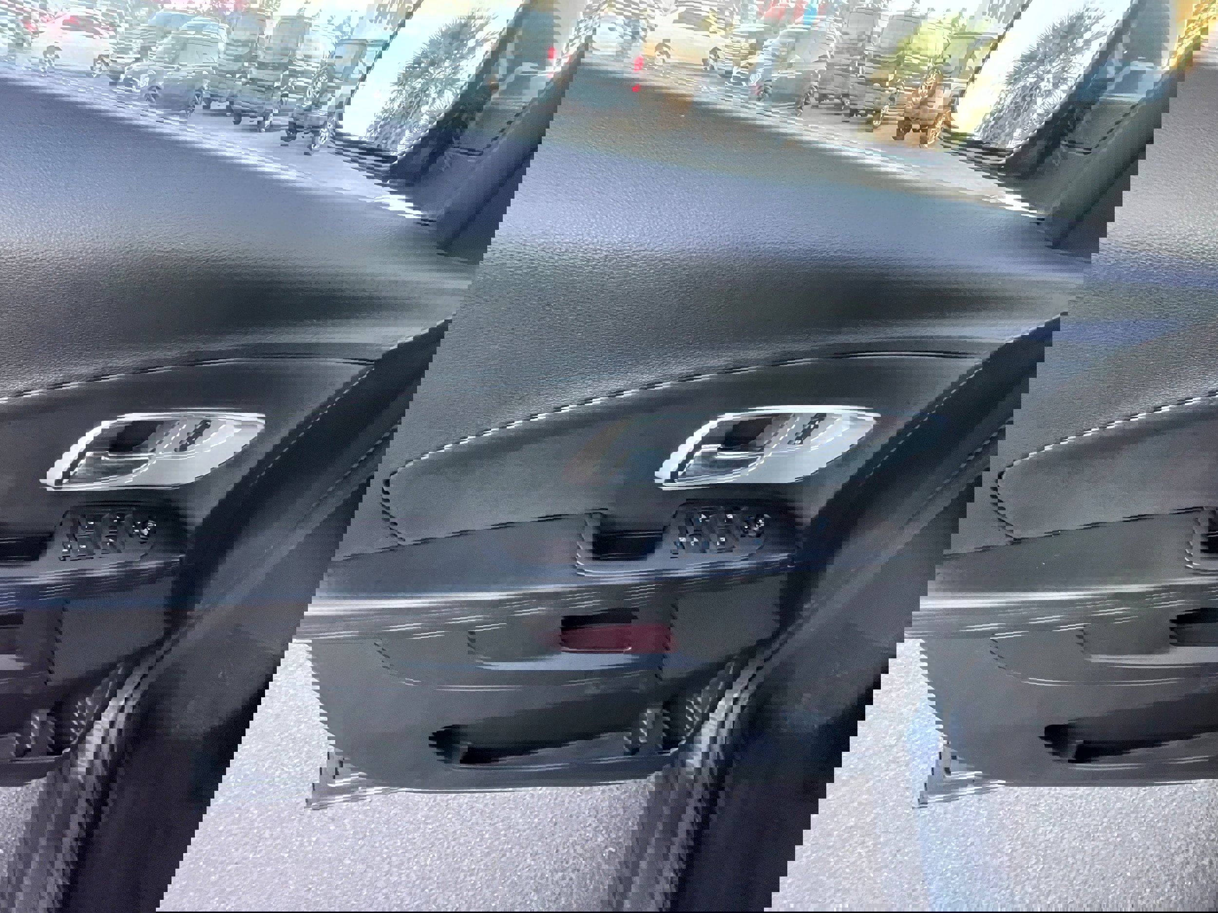 Used 2017 Chevrolet Equinox LT w/ Convenience Package image 11