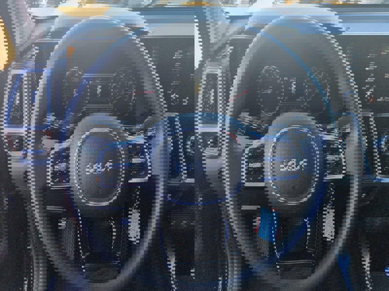 Used 2022 Kia Sorento LX image 21