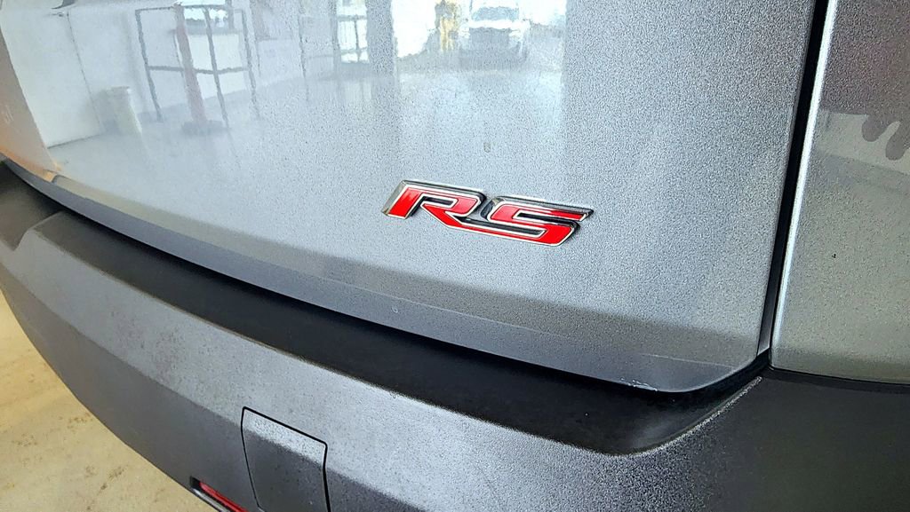 Used 2023 Chevrolet Traverse RS image 9