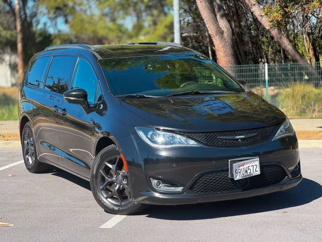 Used 2018 Chrysler Pacifica Limited w/ Advanced Safetytec Group FWD image 27