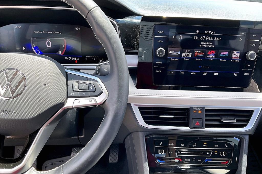 Used 2025 Volkswagen Taos SE image 25