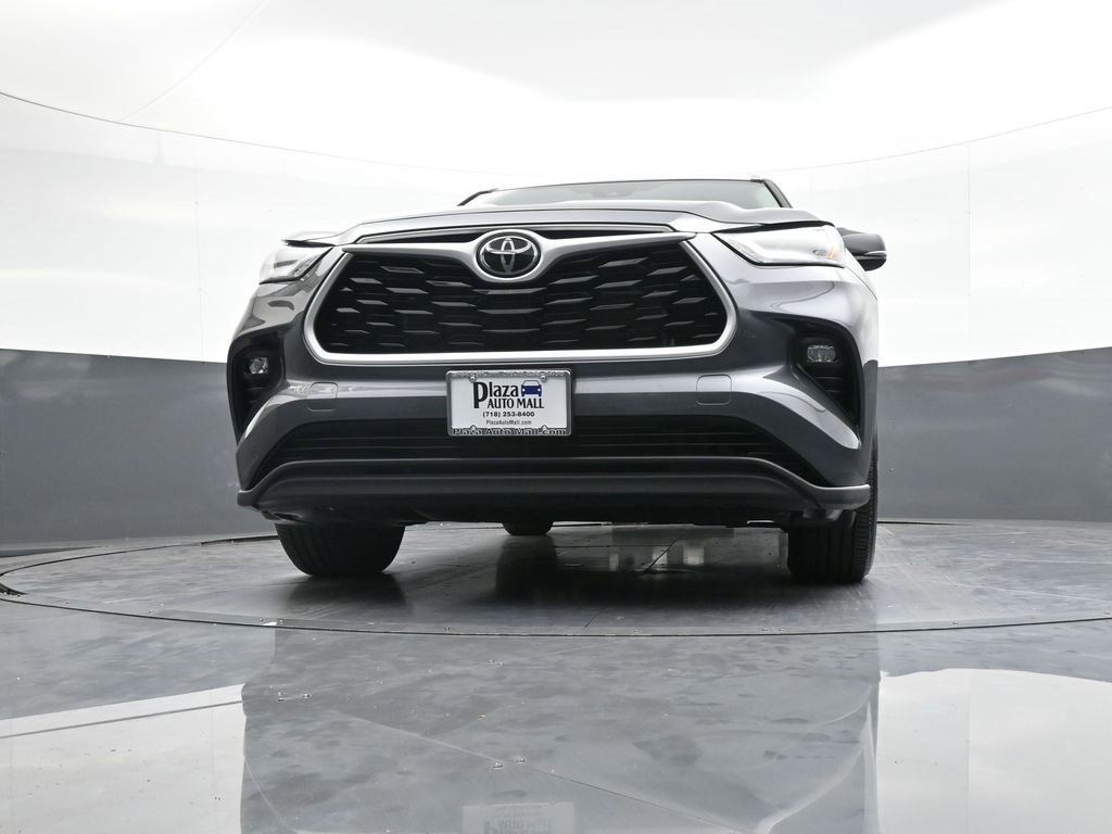 Certified 2023 Toyota Highlander XLE image 29