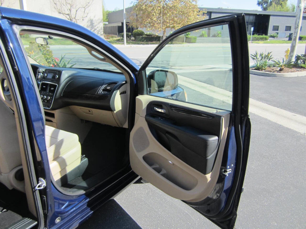 Used 2013 Dodge Grand Caravan SE image 20