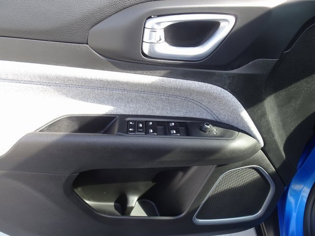 Used 2024 Jeep Compass Latitude image 8