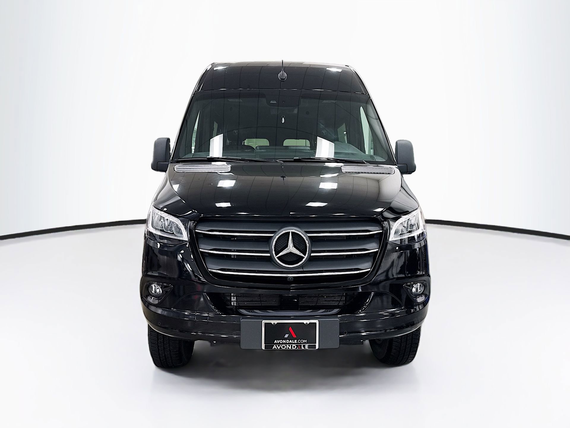 Used 2024 Mercedes-Benz Sprinter 2500 image 2