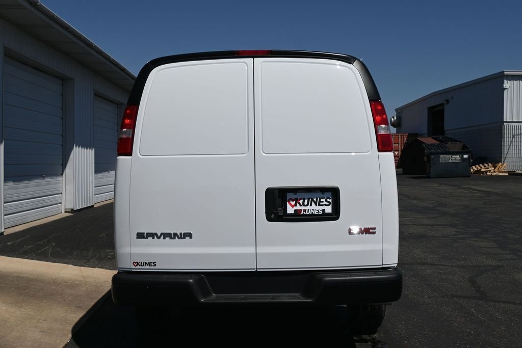 New 2026 GMC Savana 3500 Extended w/ Driver Convenience Package RWD image 5