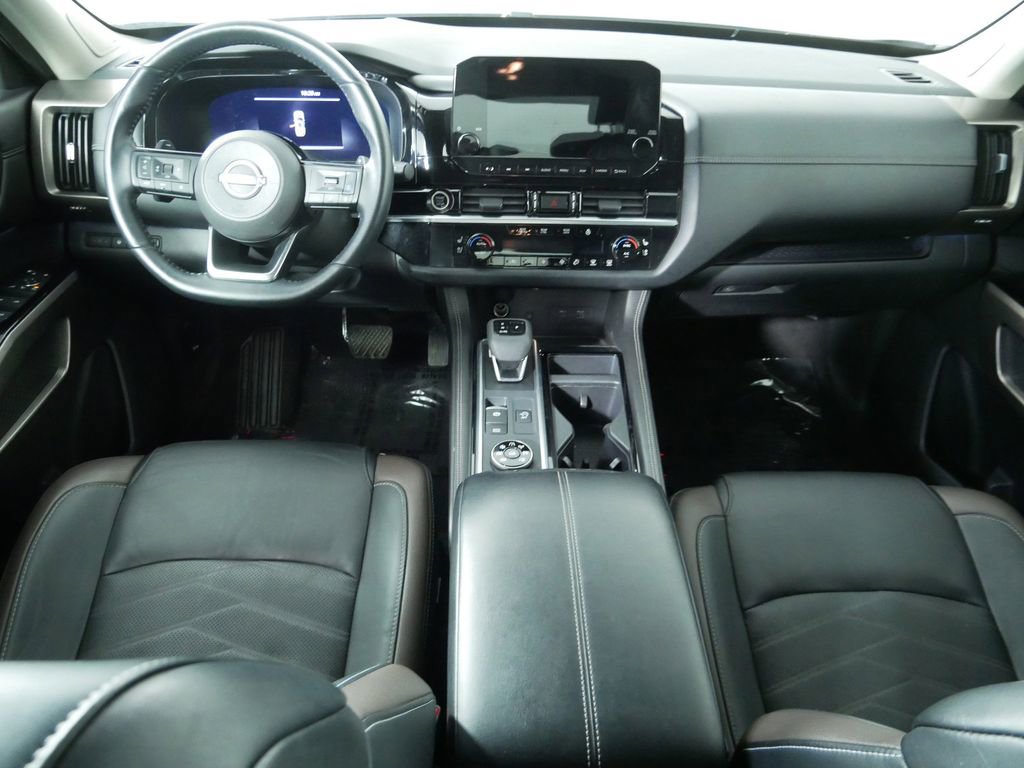 Used 2023 Nissan Pathfinder Platinum AWD/4WD image 19