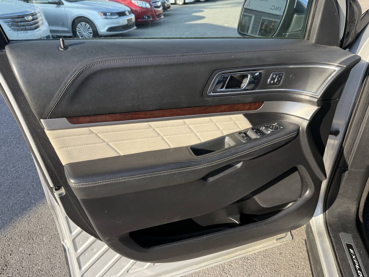 Used 2016 Ford Explorer Platinum AWD/4WD image 10