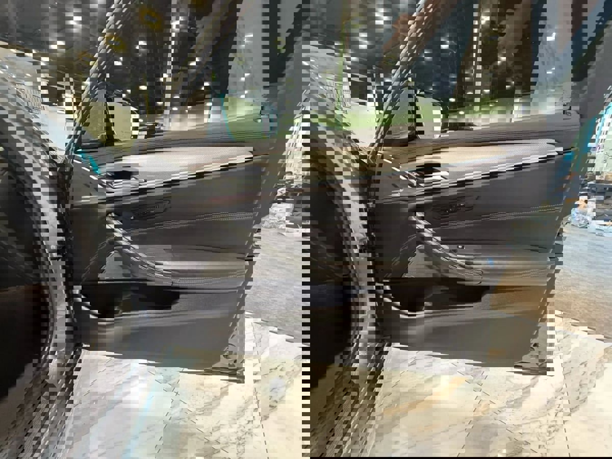 Used 2019 BMW M5 w/ Executive Package image 46