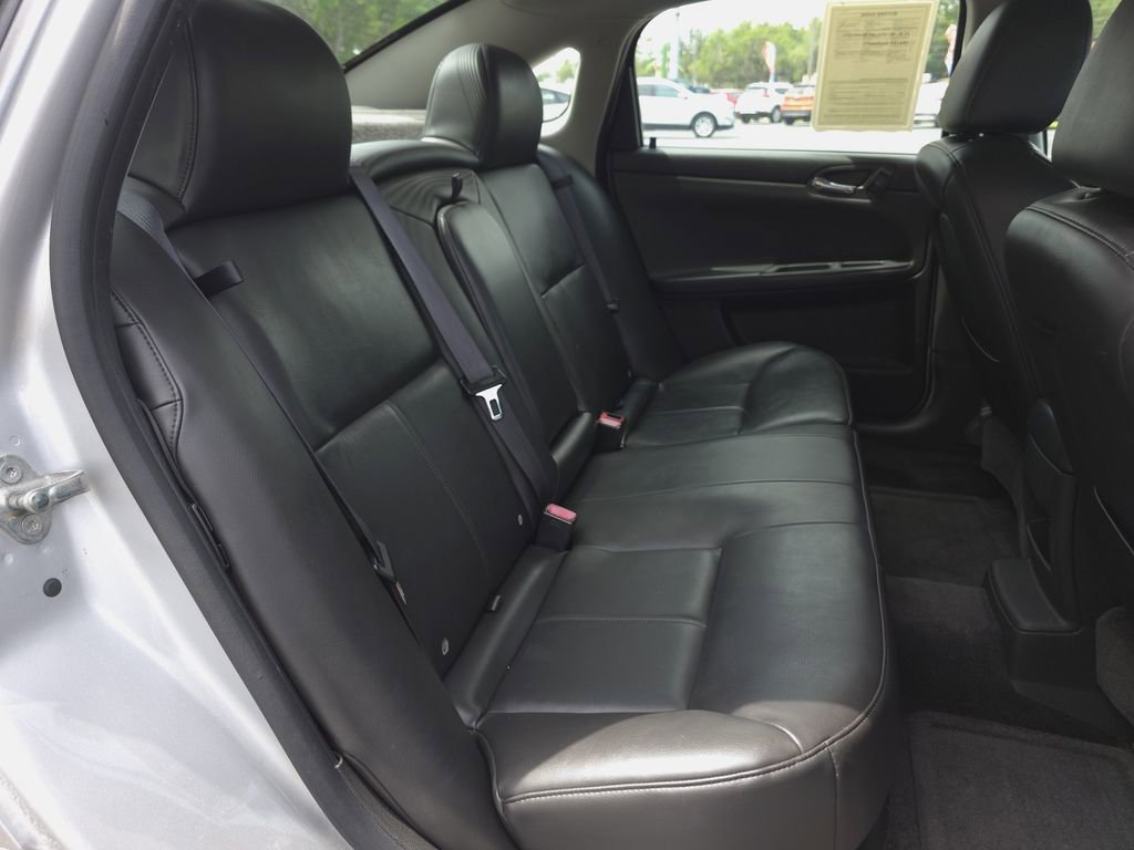 Used 2013 Chevrolet Impala LTZ FWD image 16