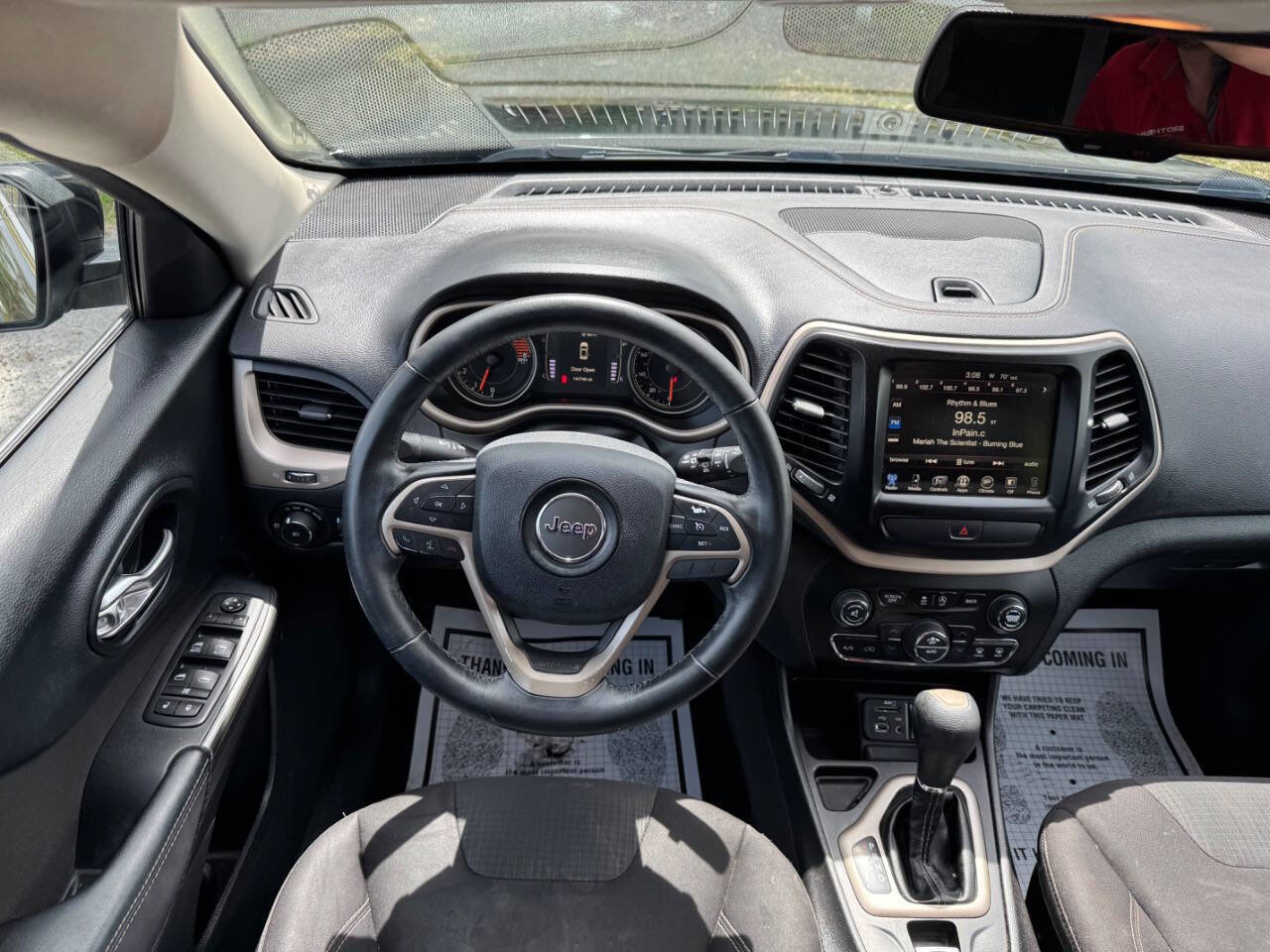 Used 2017 Jeep Cherokee Latitude w/ Comfort/Convenience Group FWD image 46